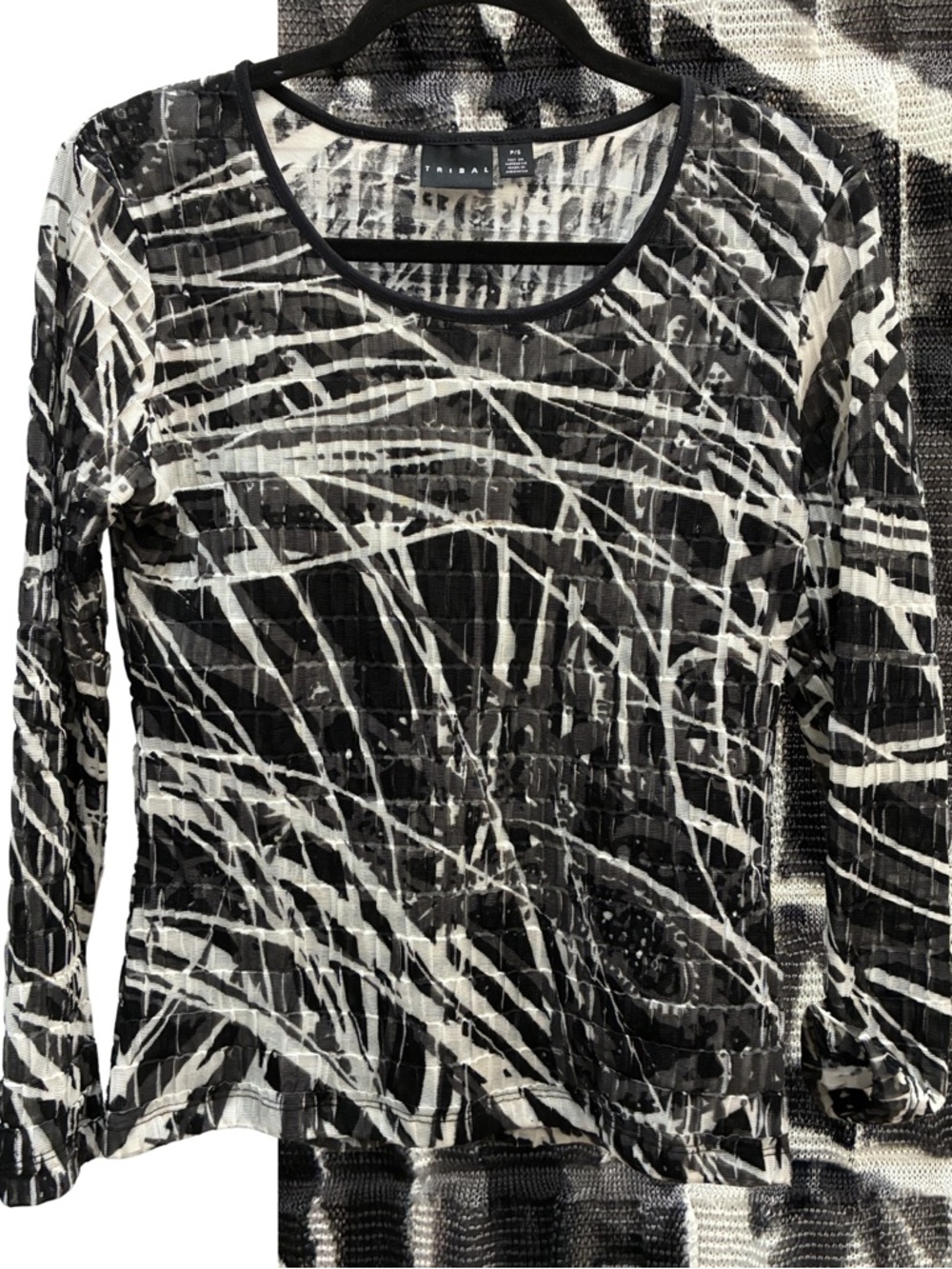 TRIBAL Patterned Smocked Top Black/White S